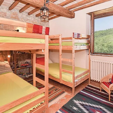 Awesome In With 4 Bedrooms And Wifi Izzalini