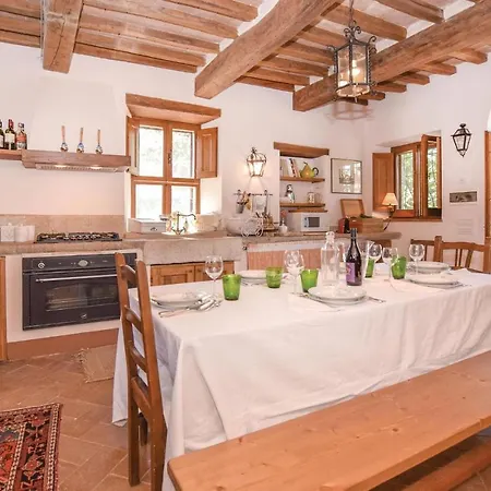 Casa de Férias Awesome In With 4 Bedrooms And Wifi